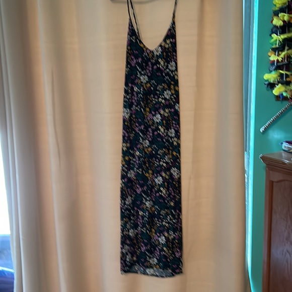 Black with flowers - Picture 2 of 3